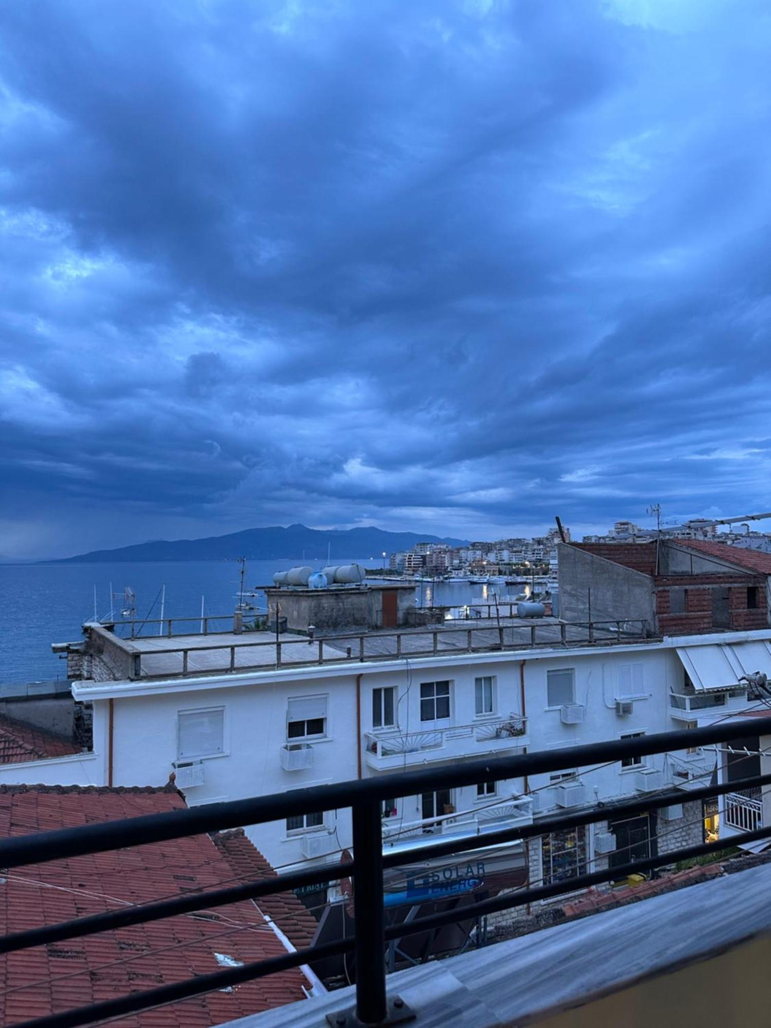 City Center Apartment Saranda Bagian luar foto